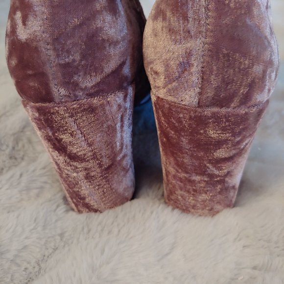 Steve Madden Emison Velvet Bootie pale Pink 10 - Picture 7 of 11